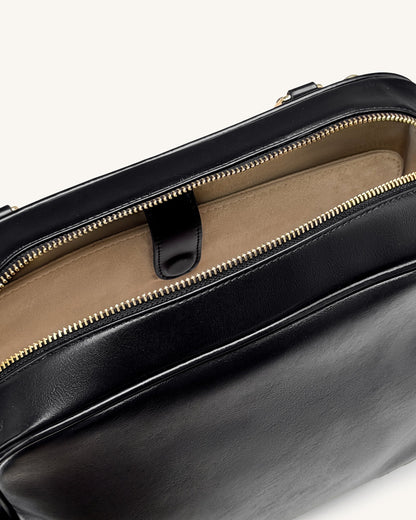 Callie Tusk Detail Shoulder Bag - Black | JW PEI
