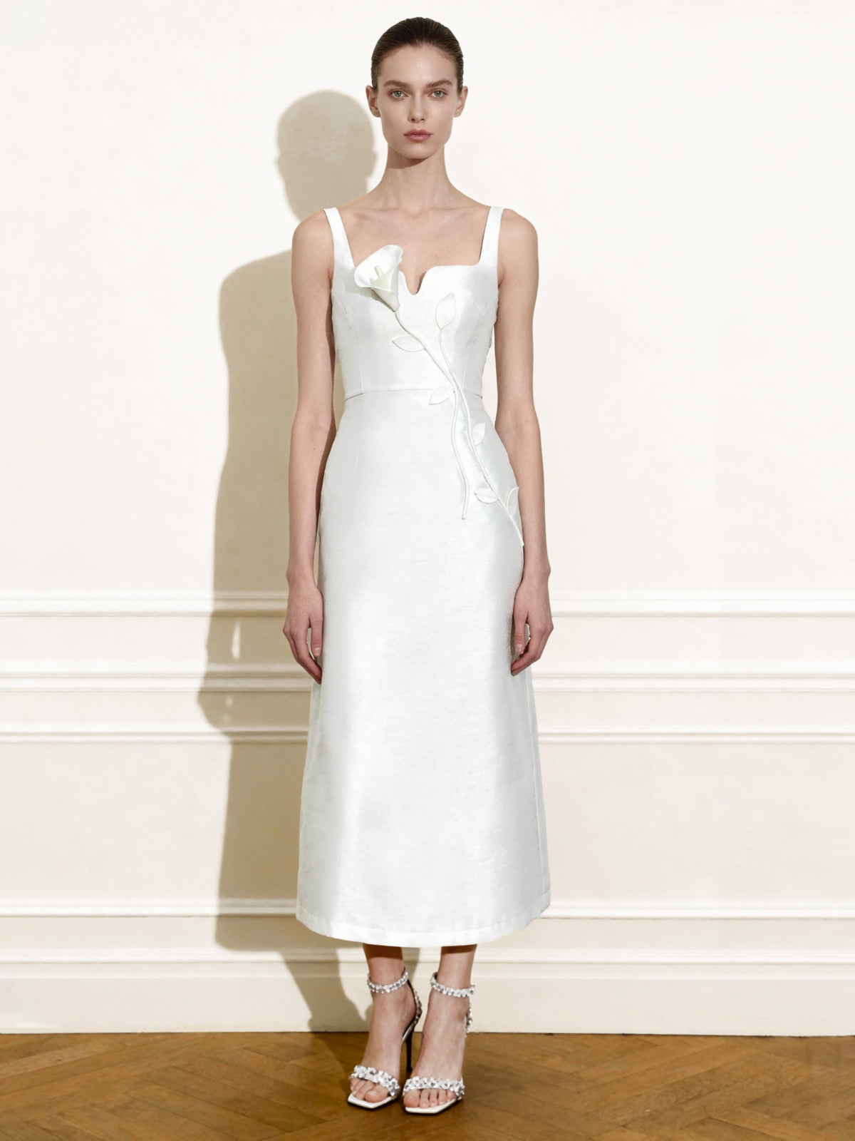 3D Vine-Appliqué Asymmetric Sweetheart Gown - White | JW PEI
