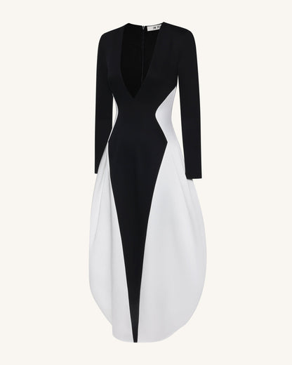 Monochrome Paneled Plunging V-Neck Long-Sleeve Maxi Dress - Black | JW PEI